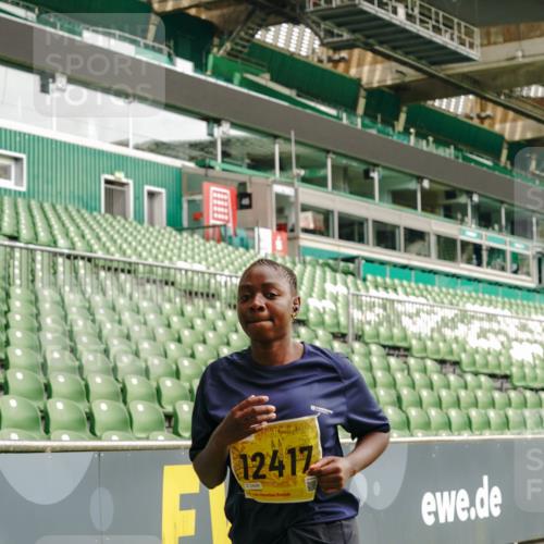 13.09.2026 - 21. swb-Marathon Bremen Michael Burmester http://msf.ph/oto/10416767 13.09.2026 10:42:21 Laufen im Stadion 10002, 10148, 10155, 10163, 10247, 10303, 10313, 10330, 10361, 10362, 10395, 10396, 10399, 10414, 10419, 10422, 10461, 10462, 10483, 10490, 10491, 10519, 10527, 10546, 10547, 10557, 10572, 10586, 10644, 10665, 10705, 10706, 10719, 10722, 10752, 10766, 10768, 10773, 10776, 10784, 10804, 10805, 10854, 10859, 10880, 10889, 10909, 10963, 10977, 11026, 11027, 11041, 11043, 11048, 11078, 11084, 11085, 11090, 11097, 11098, 11140, 11173, 11192, 11274 meine-sportfotos.de