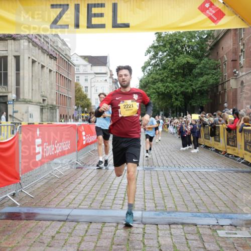 13.09.2026 - Kiel Lauf Yannick Fuchs http://msf.ph/oto/10416779 13.09.2026 09:37:54 Ziel 2057, 2221, 2638, 2854, 4089, 4790, 7723, 8702, 10444, 10690, 2057, 2417, 2720, 4252, 4737, 5837, 7050, 7827, 8661, 9518, 9696, 10220, 10656, 10778, 12416, 152, 235, 836, 1487, 2408, 5242, 5534, 5930, 6277, 7459, 12613, 999, 3174, 3481, 4737, 8658, 9696 meine-sportfotos.de