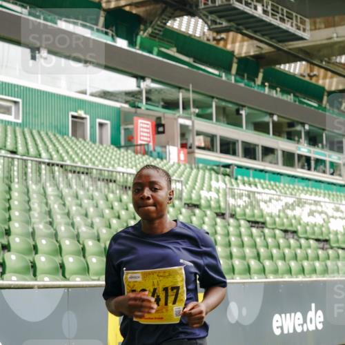 13.09.2026 - 21. swb-Marathon Bremen Michael Burmester http://msf.ph/oto/10416781 13.09.2026 10:42:21 Laufen im Stadion 10002, 10148, 10155, 10163, 10247, 10303, 10313, 10330, 10361, 10362, 10395, 10396, 10399, 10414, 10419, 10422, 10461, 10462, 10483, 10490, 10491, 10519, 10527, 10546, 10547, 10557, 10572, 10586, 10644, 10665, 10705, 10706, 10719, 10722, 10752, 10766, 10768, 10773, 10776, 10784, 10804, 10805, 10854, 10859, 10880, 10889, 10909, 10963, 10977, 11026, 11027, 11041, 11043, 11048, 11078, 11084, 11085, 11090, 11097, 11098, 11140, 11173, 11192, 11274 meine-sportfotos.de