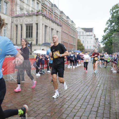 13.09.2026 - Kiel Lauf Yannick Fuchs http://msf.ph/oto/10416790 13.09.2026 10:48:39 Ziel 147, 170, 376, 418, 472, 1930, 2011, 2956, 3031, 3613, 3773, 3845, 4201, 4510, 4753, 5246, 5655, 5841, 6039, 7313, 7354, 7435, 7724, 8305, 8706, 9353, 9500, 9574, 12588, 12689, 199, 473, 854, 960, 1161, 1322, 1564, 1595, 1644, 1763, 1818, 2001, 2042, 2097, 2253, 2649, 2712, 3272, 3402, 3738, 4511, 4553, 4720, 4736, 4753, 4896, 5116, 5447, 5546, 6000, 6760, 7212, 7326, 8553, 8737, 9972, 10234, 10265, 10672, 11005, 11349, 11383, 439, 727, 3012, 3014, 10933 meine-sportfotos.de