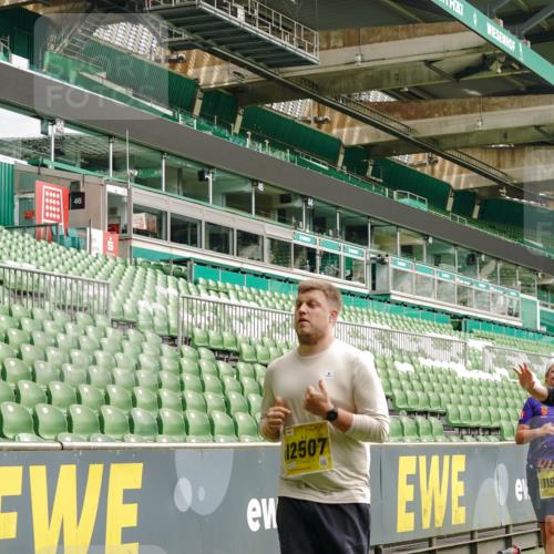 13.09.2026 - 21. swb-Marathon Bremen Michael Burmester http://msf.ph/oto/10416802 13.09.2026 10:42:22 Laufen im Stadion 10002, 10148, 10155, 10163, 10247, 10303, 10313, 10330, 10361, 10362, 10395, 10396, 10399, 10414, 10419, 10422, 10461, 10462, 10483, 10490, 10491, 10519, 10527, 10546, 10547, 10557, 10572, 10586, 10644, 10665, 10705, 10706, 10719, 10722, 10752, 10766, 10768, 10773, 10776, 10784, 10804, 10805, 10854, 10859, 10880, 10889, 10909, 10963, 10977, 11026, 11027, 11041, 11043, 11048, 11078, 11084, 11085, 11090, 11097, 11098, 11140, 11173, 11192, 11274 meine-sportfotos.de