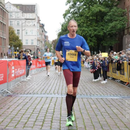 13.09.2026 - Kiel Lauf Yannick Fuchs http://msf.ph/oto/10416844 13.09.2026 09:38:00 Ziel 235, 836, 2221, 2408, 2638, 2854, 4089, 5534, 5930, 7723, 8702, 10444, 10690, 12613, 2057, 2720, 4252, 4790, 5837, 7050, 7827, 8661, 9518, 10220, 10656, 10778, 12416, 152, 1487, 2903, 5242, 6277, 7459, 2417, 3481, 4737, 5837, 8658, 8661, 9696, 12416 meine-sportfotos.de