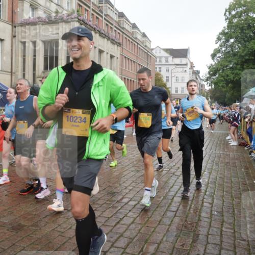 13.09.2026 - Kiel Lauf Yannick Fuchs http://msf.ph/oto/10416863 13.09.2026 10:48:46 Ziel 147, 170, 376, 418, 439, 472, 727, 1455, 1930, 2383, 3158, 3613, 3631, 3845, 3916, 4201, 4510, 5074, 5246, 5841, 6039, 6046, 6087, 6623, 7354, 8305, 8342, 8345, 8570, 8706, 9353, 9500, 9574, 10190, 10546, 11879, 12588, 12689, 199, 376, 472, 473, 854, 1161, 1322, 1564, 1644, 1763, 1818, 2001, 2011, 2042, 2097, 2253, 2649, 2956, 3031, 3272, 3402, 3738, 3773, 4511, 4553, 4736, 4753, 5116, 5447, 5546, 5655, 6000, 7326, 8553, 9972, 10234, 10265, 10672, 11005, 11349, 11383, 10933 meine-sportfotos.de