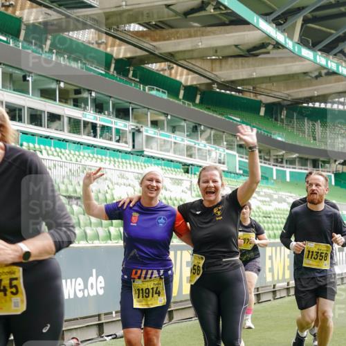 13.09.2026 - 21. swb-Marathon Bremen Michael Burmester http://msf.ph/oto/10416905 13.09.2026 10:42:24 Laufen im Stadion 10002, 10148, 10155, 10163, 10247, 10303, 10313, 10330, 10361, 10362, 10395, 10396, 10399, 10414, 10419, 10422, 10461, 10462, 10474, 10490, 10491, 10519, 10527, 10546, 10547, 10557, 10572, 10644, 10665, 10705, 10706, 10719, 10722, 10752, 10766, 10768, 10773, 10776, 10784, 10804, 10805, 10854, 10859, 10880, 10889, 10909, 10963, 10977, 11026, 11027, 11041, 11043, 11048, 11078, 11084, 11085, 11090, 11097, 11098, 11140, 11173, 11192, 11274 meine-sportfotos.de