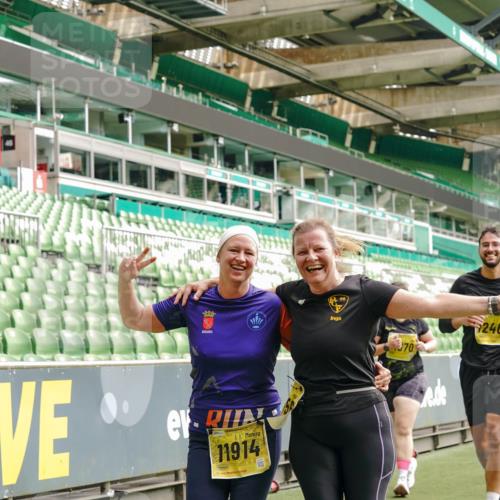 13.09.2026 - 21. swb-Marathon Bremen Michael Burmester http://msf.ph/oto/10416935 13.09.2026 10:42:25 Laufen im Stadion 10002, 10148, 10155, 10163, 10247, 10303, 10313, 10330, 10361, 10362, 10395, 10396, 10399, 10414, 10419, 10422, 10461, 10462, 10474, 10490, 10491, 10519, 10527, 10546, 10547, 10557, 10572, 10644, 10665, 10705, 10706, 10719, 10722, 10752, 10766, 10768, 10773, 10776, 10784, 10804, 10805, 10854, 10859, 10880, 10889, 10909, 10963, 10977, 11026, 11027, 11041, 11043, 11048, 11078, 11084, 11085, 11090, 11097, 11098, 11140, 11173, 11192, 11274 meine-sportfotos.de