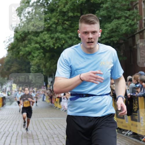 13.09.2026 - Kiel Lauf Yannick Fuchs http://msf.ph/oto/10416943 13.09.2026 09:38:08 Ziel 152, 235, 836, 1487, 2408, 5242, 5534, 5930, 7459, 12613, 2057, 2221, 2638, 2720, 2854, 4089, 4252, 4790, 7723, 7827, 8702, 9518, 10444, 10656, 10690, 1946, 2480, 2903, 3315, 3344, 6277, 9825, 11351, 5837, 7050, 7827, 8661, 10220, 10656, 10778, 12416 meine-sportfotos.de
