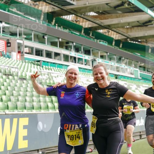 13.09.2026 - 21. swb-Marathon Bremen Michael Burmester http://msf.ph/oto/10416947 13.09.2026 10:42:25 Laufen im Stadion 10002, 10148, 10155, 10163, 10247, 10303, 10313, 10330, 10361, 10362, 10395, 10396, 10399, 10414, 10419, 10422, 10461, 10462, 10474, 10490, 10491, 10519, 10527, 10546, 10547, 10557, 10572, 10644, 10665, 10705, 10706, 10719, 10722, 10752, 10766, 10768, 10773, 10776, 10784, 10804, 10805, 10854, 10859, 10880, 10889, 10909, 10963, 10977, 11026, 11027, 11041, 11043, 11048, 11078, 11084, 11085, 11090, 11097, 11098, 11140, 11173, 11192, 11274 meine-sportfotos.de
