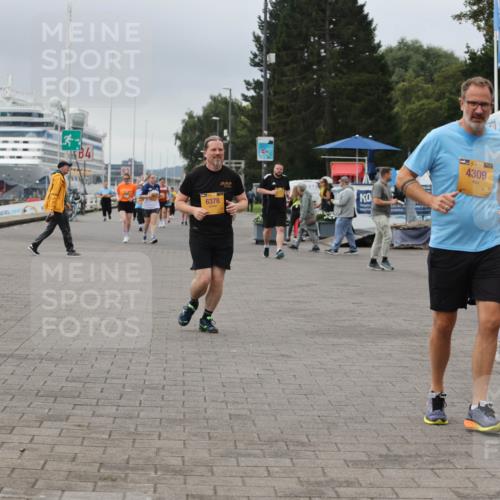 13.09.2026 - Kiel Lauf Andreas Tolksdorf http://msf.ph/oto/10416991 13.09.2026 10:07:44 Kiellinie 6378, 4, 38, 4309, 2188 meine-sportfotos.de