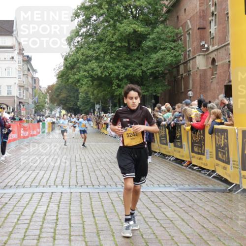 13.09.2026 - Kiel Lauf Yannick Fuchs http://msf.ph/oto/10417002 13.09.2026 09:38:12 Ziel 152, 235, 836, 1487, 2408, 5242, 5534, 6277, 7459, 12613, 2057, 2221, 2638, 2720, 2854, 4089, 4252, 4790, 5930, 7723, 8702, 9518, 10444, 10690, 1806, 1946, 2480, 2903, 3315, 3344, 4043, 9825, 11351, 2720, 7827, 10220, 10656, 10778 meine-sportfotos.de