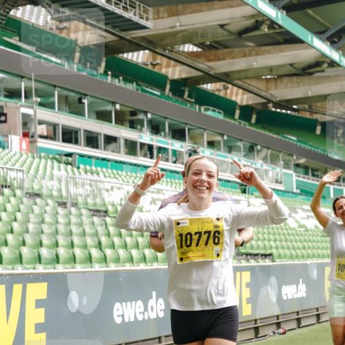 13.09.2026 - 21. swb-Marathon Bremen Michael Burmester http://msf.ph/oto/10417039 13.09.2026 10:42:28 Laufen im Stadion 10002, 10148, 10163, 10247, 10303, 10330, 10361, 10362, 10395, 10396, 10399, 10414, 10419, 10422, 10461, 10462, 10474, 10490, 10491, 10519, 10527, 10546, 10547, 10557, 10572, 10644, 10665, 10705, 10706, 10719, 10722, 10752, 10768, 10773, 10776, 10784, 10804, 10805, 10854, 10859, 10880, 10889, 10909, 10963, 10977, 11026, 11027, 11041, 11043, 11048, 11078, 11084, 11085, 11090, 11097, 11098, 11140, 11173, 11192, 11274 meine-sportfotos.de