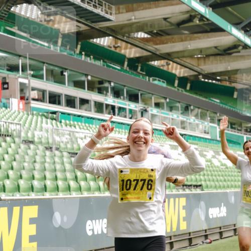 13.09.2026 - 21. swb-Marathon Bremen Michael Burmester http://msf.ph/oto/10417052 13.09.2026 10:42:28 Laufen im Stadion 10002, 10148, 10163, 10247, 10303, 10330, 10361, 10362, 10395, 10396, 10399, 10414, 10419, 10422, 10461, 10462, 10474, 10490, 10491, 10519, 10527, 10546, 10547, 10557, 10572, 10644, 10665, 10705, 10706, 10719, 10722, 10752, 10768, 10773, 10776, 10784, 10804, 10805, 10854, 10859, 10880, 10889, 10909, 10963, 10977, 11026, 11027, 11041, 11043, 11048, 11078, 11084, 11085, 11090, 11097, 11098, 11140, 11173, 11192, 11274 meine-sportfotos.de