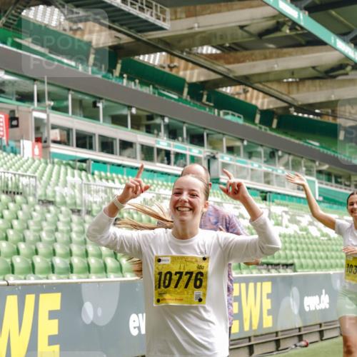 13.09.2026 - 21. swb-Marathon Bremen Michael Burmester http://msf.ph/oto/10417065 13.09.2026 10:42:28 Laufen im Stadion 10002, 10148, 10163, 10247, 10303, 10330, 10361, 10362, 10395, 10396, 10399, 10414, 10419, 10422, 10461, 10462, 10474, 10490, 10491, 10519, 10527, 10546, 10547, 10557, 10572, 10644, 10665, 10705, 10706, 10719, 10722, 10752, 10768, 10773, 10776, 10784, 10804, 10805, 10854, 10859, 10880, 10889, 10909, 10963, 10977, 11026, 11027, 11041, 11043, 11048, 11078, 11084, 11085, 11090, 11097, 11098, 11140, 11173, 11192, 11274 meine-sportfotos.de