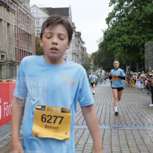 13.09.2026 - Kiel Lauf Yannick Fuchs http://msf.ph/oto/10417085 13.09.2026 09:38:18 Ziel 152, 1487, 1946, 2480, 2903, 5242, 6277, 235, 836, 2057, 2221, 2408, 2638, 2854, 4089, 4790, 5534, 5930, 7459, 7723, 8702, 9518, 10444, 10690, 12613, 1806, 3315, 3344, 4043, 4518, 4975, 6989, 9825, 11351, 2057, 2720, 4252, 4790, 9518 meine-sportfotos.de