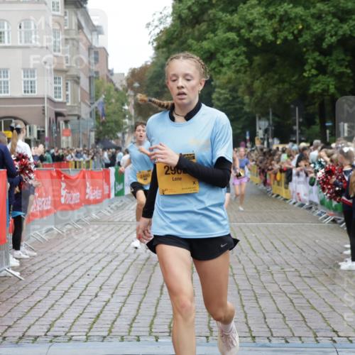 13.09.2026 - Kiel Lauf Yannick Fuchs http://msf.ph/oto/10417097 13.09.2026 09:38:20 Ziel 152, 1487, 1946, 2480, 2903, 3315, 6277, 11351, 235, 836, 2221, 2408, 2638, 2854, 4089, 4790, 5242, 5534, 5930, 7459, 7723, 8702, 10444, 10690, 12613, 1806, 3344, 3814, 4043, 4518, 4975, 6989, 9825, 2057, 2720, 4252, 4790, 9518 meine-sportfotos.de