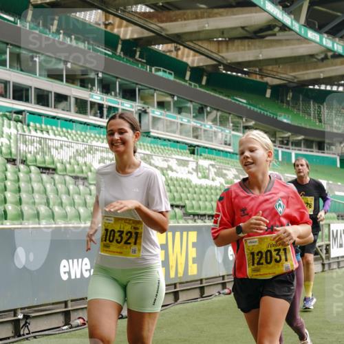 13.09.2026 - 21. swb-Marathon Bremen Michael Burmester http://msf.ph/oto/10417121 13.09.2026 10:42:30 Laufen im Stadion 10002, 10148, 10163, 10247, 10303, 10330, 10361, 10362, 10395, 10396, 10399, 10414, 10419, 10422, 10461, 10462, 10474, 10490, 10491, 10519, 10527, 10546, 10547, 10557, 10572, 10644, 10665, 10705, 10719, 10722, 10752, 10768, 10773, 10776, 10784, 10804, 10805, 10854, 10859, 10880, 10889, 10909, 10963, 10977, 11026, 11027, 11041, 11043, 11048, 11078, 11084, 11085, 11090, 11097, 11098, 11140, 11173, 11192, 11274 meine-sportfotos.de