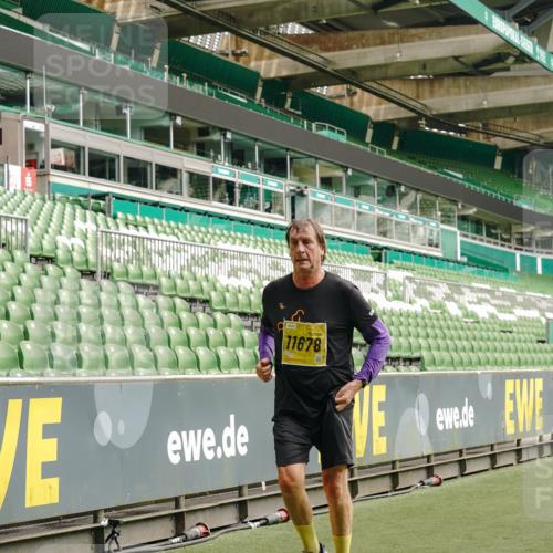 13.09.2026 - 21. swb-Marathon Bremen Michael Burmester http://msf.ph/oto/10417209 13.09.2026 10:42:32 Laufen im Stadion 10002, 10148, 10163, 10247, 10303, 10330, 10361, 10362, 10395, 10396, 10399, 10414, 10419, 10422, 10461, 10462, 10474, 10490, 10491, 10519, 10527, 10546, 10547, 10557, 10572, 10644, 10665, 10705, 10719, 10722, 10752, 10768, 10773, 10776, 10784, 10804, 10805, 10854, 10859, 10880, 10889, 10909, 10963, 10977, 11026, 11027, 11041, 11043, 11048, 11078, 11084, 11085, 11090, 11097, 11098, 11140, 11173, 11192, 11274 meine-sportfotos.de