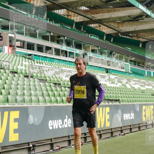 13.09.2026 - 21. swb-Marathon Bremen Michael Burmester http://msf.ph/oto/10417219 13.09.2026 10:42:32 Laufen im Stadion 10002, 10148, 10163, 10247, 10303, 10330, 10361, 10362, 10395, 10396, 10399, 10414, 10419, 10422, 10461, 10462, 10474, 10490, 10491, 10519, 10527, 10546, 10547, 10557, 10572, 10644, 10665, 10705, 10719, 10722, 10752, 10768, 10773, 10776, 10784, 10804, 10805, 10854, 10859, 10880, 10889, 10909, 10963, 10977, 11026, 11027, 11041, 11043, 11048, 11078, 11084, 11085, 11090, 11097, 11098, 11140, 11173, 11192, 11274 meine-sportfotos.de