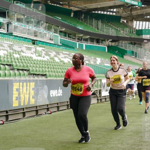 13.09.2026 - 21. swb-Marathon Bremen Michael Burmester http://msf.ph/oto/10417255 13.09.2026 10:42:34 Laufen im Stadion 10002, 10148, 10163, 10247, 10303, 10330, 10361, 10362, 10395, 10396, 10399, 10414, 10419, 10422, 10461, 10462, 10474, 10490, 10491, 10519, 10527, 10546, 10547, 10557, 10572, 10644, 10665, 10705, 10719, 10722, 10752, 10768, 10773, 10776, 10784, 10804, 10805, 10854, 10859, 10880, 10889, 10909, 10963, 10977, 11026, 11027, 11041, 11043, 11048, 11078, 11084, 11085, 11090, 11097, 11098, 11140, 11173, 11192, 11274 meine-sportfotos.de