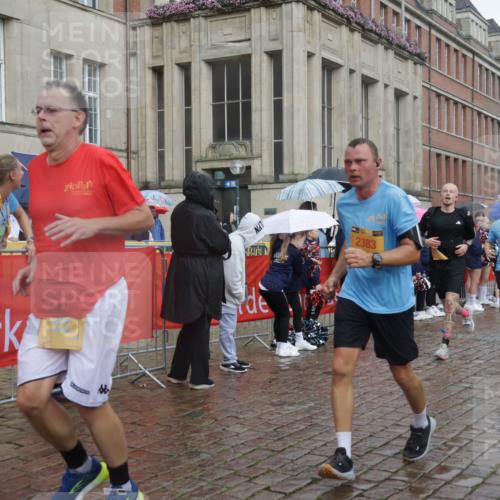 13.09.2026 - Kiel Lauf Yannick Fuchs http://msf.ph/oto/10417307 13.09.2026 10:49:20 Ziel 810, 2010, 2051, 2074, 2133, 3523, 3895, 4169, 4206, 4599, 4670, 4815, 4937, 5480, 5543, 5614, 6855, 6933, 7182, 7978, 8078, 8275, 8416, 9172, 9396, 9436, 10079, 10888, 12305, 73, 439, 598, 727, 966, 1087, 1185, 1455, 1483, 1533, 1732, 1989, 2383, 2810, 2879, 3158, 3399, 3496, 3631, 3640, 3795, 3916, 4140, 4528, 4809, 4865, 4876, 5074, 5228, 5803, 6046, 6050, 6087, 6305, 6376, 6745, 7545, 7789, 7906, 7999, 8032, 8271, 8329, 8377, 8594, 8891, 959, 1770 meine-sportfotos.de