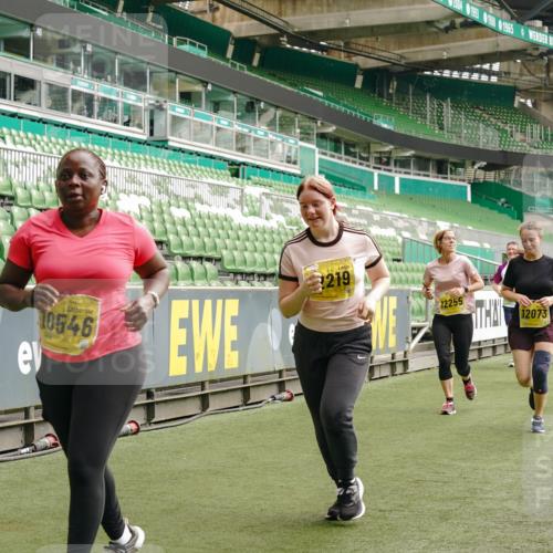 13.09.2026 - 21. swb-Marathon Bremen Michael Burmester http://msf.ph/oto/10417312 13.09.2026 10:42:35 Laufen im Stadion 10002, 10148, 10163, 10247, 10303, 10330, 10361, 10362, 10395, 10396, 10399, 10414, 10419, 10422, 10461, 10462, 10474, 10490, 10491, 10519, 10527, 10546, 10547, 10557, 10572, 10644, 10665, 10705, 10719, 10722, 10752, 10773, 10776, 10784, 10804, 10805, 10854, 10859, 10880, 10889, 10909, 10963, 10977, 11026, 11027, 11041, 11043, 11048, 11078, 11084, 11085, 11090, 11097, 11098, 11140, 11173, 11192, 11274 meine-sportfotos.de