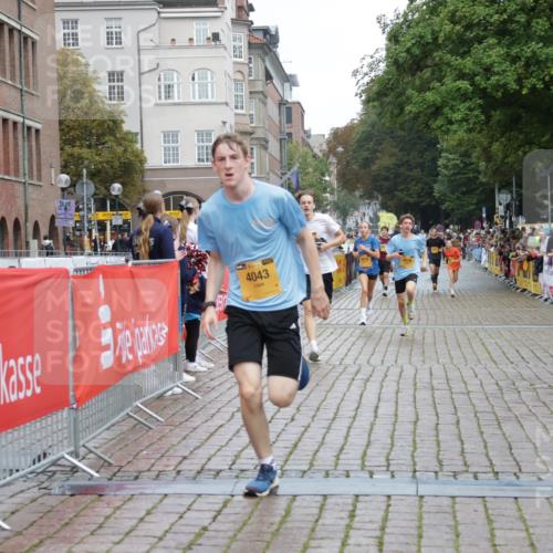 13.09.2026 - Kiel Lauf Yannick Fuchs http://msf.ph/oto/10417336 13.09.2026 09:38:32 Ziel 1806, 3315, 3344, 4043, 4518, 4975, 6989, 9825, 11351, 152, 235, 836, 1487, 1946, 2408, 2480, 2903, 4089, 5242, 5534, 5930, 6277, 7459, 10444, 12613, 3814, 7747, 8482, 9759, 10415, 10894, 2221, 2638, 2854, 4089, 7723, 8702, 10444, 10690 meine-sportfotos.de
