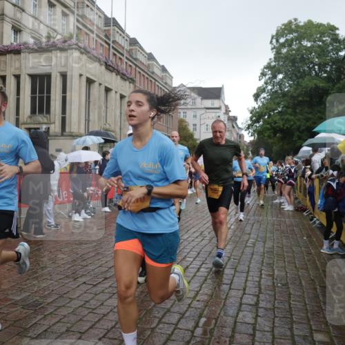 13.09.2026 - Kiel Lauf Yannick Fuchs http://msf.ph/oto/10417338 13.09.2026 10:49:22 Ziel 810, 1770, 2010, 2051, 2074, 2133, 3523, 3895, 4169, 4206, 4599, 4815, 4937, 5054, 5480, 5614, 6034, 6855, 7182, 7295, 7978, 8078, 8275, 8416, 9172, 9396, 9436, 10079, 10888, 12305, 73, 439, 598, 966, 1087, 1185, 1455, 1483, 1533, 1732, 1989, 2810, 2879, 3158, 3399, 3496, 3640, 3795, 3916, 4140, 4528, 4670, 4809, 4865, 4876, 5074, 5228, 5543, 5803, 6046, 6050, 6087, 6305, 6376, 6745, 6933, 7545, 7789, 7906, 7999, 8032, 8271, 8329, 8377, 8594, 8891, 959 meine-sportfotos.de