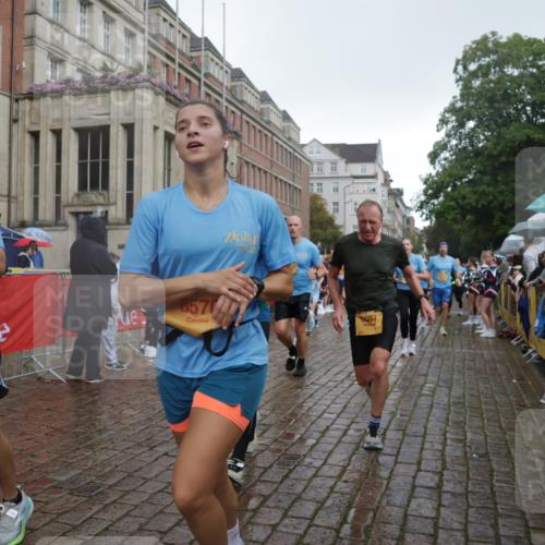 13.09.2026 - Kiel Lauf Yannick Fuchs http://msf.ph/oto/10417344 13.09.2026 10:49:22 Ziel 810, 1770, 2010, 2051, 2074, 2133, 3523, 3895, 4169, 4206, 4599, 4815, 4937, 5054, 5480, 5614, 6034, 6855, 7182, 7295, 7978, 8078, 8275, 8416, 9172, 9396, 9436, 10079, 10888, 12305, 73, 439, 598, 966, 1087, 1185, 1455, 1483, 1533, 1732, 1989, 2810, 2879, 3158, 3399, 3496, 3640, 3795, 3916, 4140, 4528, 4670, 4809, 4865, 4876, 5074, 5228, 5543, 5803, 6046, 6050, 6087, 6305, 6376, 6745, 6933, 7545, 7789, 7906, 7999, 8032, 8271, 8329, 8377, 8594, 8891, 959 meine-sportfotos.de
