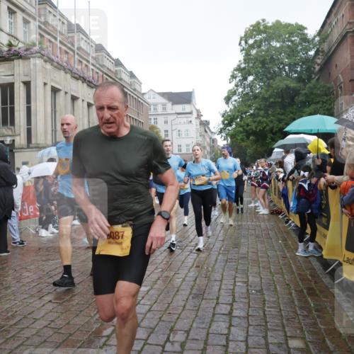13.09.2026 - Kiel Lauf Yannick Fuchs http://msf.ph/oto/10417353 13.09.2026 10:49:23 Ziel 810, 1770, 2010, 2051, 2074, 2133, 3523, 3895, 4169, 4206, 4599, 4815, 4937, 5054, 5480, 5614, 6034, 6855, 6972, 7182, 7295, 7978, 8078, 8275, 8416, 9172, 9396, 9436, 10079, 10888, 12305, 73, 439, 598, 810, 966, 1087, 1185, 1455, 1483, 1533, 1732, 1989, 2810, 2879, 3158, 3399, 3496, 3640, 3795, 3916, 4140, 4528, 4670, 4809, 4865, 4876, 5074, 5228, 5543, 5803, 6046, 6050, 6087, 6305, 6376, 6745, 6933, 7545, 7789, 7906, 7999, 8032, 8271, 8329, 8377, 8594, 8891, 959 meine-sportfotos.de