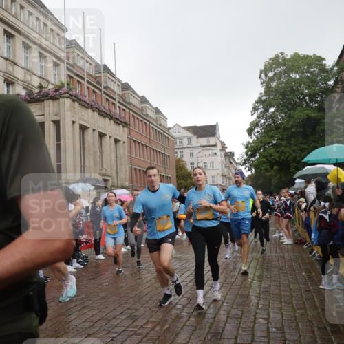 13.09.2026 - Kiel Lauf Yannick Fuchs http://msf.ph/oto/10417357 13.09.2026 10:49:24 Ziel 1770, 2010, 2051, 2074, 2133, 3523, 3895, 4169, 4206, 4599, 4815, 4937, 5054, 5480, 5614, 5741, 6034, 6855, 6972, 7182, 7295, 7978, 8078, 8275, 8416, 9172, 9396, 9436, 10079, 10888, 73, 439, 598, 810, 966, 1087, 1185, 1455, 1483, 1533, 1732, 1989, 2074, 2810, 2879, 3158, 3399, 3496, 3640, 3795, 3916, 4140, 4528, 4670, 4809, 4865, 4876, 5074, 5228, 5543, 5803, 6046, 6050, 6087, 6305, 6376, 6745, 6933, 7545, 7789, 7906, 7999, 8032, 8271, 8329, 8377, 8594, 8891, 959 meine-sportfotos.de