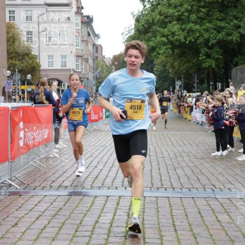 13.09.2026 - Kiel Lauf Yannick Fuchs http://msf.ph/oto/10417380 13.09.2026 09:38:37 Ziel 1806, 3814, 4043, 4518, 4975, 6989, 8482, 9825, 10415, 152, 235, 836, 1487, 1946, 2408, 2480, 2903, 3315, 3344, 5242, 5534, 6277, 7459, 11351, 12613, 682, 4314, 7747, 8313, 8943, 9759, 9838, 10894, 235, 836, 2408, 2854, 4089, 5534, 5930, 7723, 8702, 10444, 12613 meine-sportfotos.de