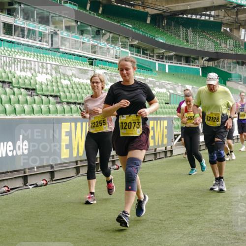 13.09.2026 - 21. swb-Marathon Bremen Michael Burmester http://msf.ph/oto/10417383 13.09.2026 10:42:37 Laufen im Stadion 10002, 10148, 10163, 10247, 10303, 10330, 10361, 10362, 10395, 10396, 10399, 10414, 10422, 10461, 10462, 10474, 10490, 10491, 10519, 10527, 10546, 10547, 10557, 10572, 10644, 10665, 10705, 10719, 10722, 10752, 10773, 10776, 10784, 10804, 10805, 10854, 10859, 10880, 10889, 10909, 10963, 10977, 11026, 11027, 11041, 11043, 11048, 11078, 11084, 11085, 11090, 11097, 11098, 11140, 11173, 11192, 11274 meine-sportfotos.de