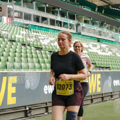 13.09.2026 - 21. swb-Marathon Bremen Michael Burmester http://msf.ph/oto/10417403 13.09.2026 10:42:38 Laufen im Stadion 10002, 10004, 10148, 10163, 10247, 10303, 10330, 10361, 10362, 10395, 10396, 10399, 10414, 10422, 10461, 10462, 10474, 10490, 10491, 10519, 10527, 10546, 10547, 10557, 10572, 10665, 10705, 10719, 10722, 10752, 10773, 10776, 10784, 10804, 10805, 10854, 10859, 10880, 10889, 10909, 10963, 10977, 11026, 11027, 11041, 11043, 11048, 11078, 11084, 11085, 11090, 11097, 11098, 11140, 11173, 11192, 11274 meine-sportfotos.de