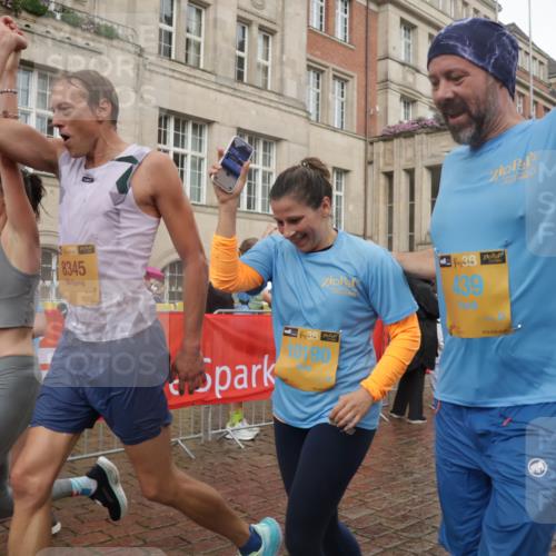 13.09.2026 - Kiel Lauf Yannick Fuchs http://msf.ph/oto/10417410 13.09.2026 10:49:26 Ziel 959, 1770, 2010, 2133, 2705, 3523, 3528, 3895, 4169, 4599, 4815, 4937, 5054, 5480, 5614, 5741, 6034, 6321, 6855, 6972, 7182, 7295, 7978, 8078, 8275, 8416, 9040, 9172, 9396, 9436, 10079, 10888, 73, 439, 598, 810, 966, 1087, 1185, 1483, 1533, 1732, 1989, 2051, 2074, 2810, 2879, 3158, 3399, 3496, 3640, 3795, 4140, 4206, 4528, 4670, 4809, 4865, 4876, 5228, 5543, 5803, 6046, 6050, 6305, 6376, 6745, 6855, 6933, 7545, 7789, 7906, 7999, 8032, 8271, 8329, 8377, 8594, 8891 meine-sportfotos.de