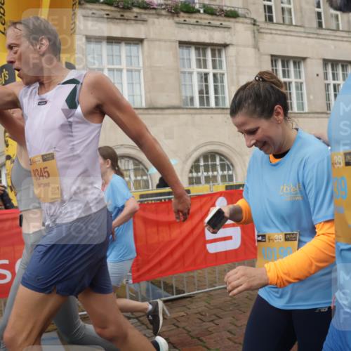 13.09.2026 - Kiel Lauf Yannick Fuchs http://msf.ph/oto/10417415 13.09.2026 10:49:26 Ziel 959, 1770, 2010, 2133, 2705, 3523, 3528, 3895, 4169, 4599, 4815, 4937, 5054, 5480, 5614, 5741, 6034, 6321, 6855, 6972, 7182, 7295, 7978, 8078, 8275, 8416, 9040, 9172, 9396, 9436, 10079, 10888, 73, 439, 598, 810, 966, 1087, 1185, 1483, 1533, 1732, 1989, 2051, 2074, 2810, 2879, 3158, 3399, 3496, 3640, 3795, 4140, 4206, 4528, 4670, 4809, 4865, 4876, 5228, 5543, 5803, 6046, 6050, 6305, 6376, 6745, 6855, 6933, 7545, 7789, 7906, 7999, 8032, 8271, 8329, 8377, 8594, 8891 meine-sportfotos.de
