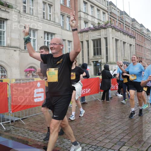 13.09.2026 - Kiel Lauf Yannick Fuchs http://msf.ph/oto/10417447 13.09.2026 10:49:33 Ziel 959, 1770, 2133, 2167, 2668, 2705, 3259, 3528, 3979, 4169, 4937, 5054, 5179, 5651, 5741, 6034, 6292, 6321, 6339, 6972, 7295, 7311, 7978, 8078, 8717, 9040, 9172, 9469, 10037, 10191, 10204, 10516, 12180, 12515, 73, 810, 966, 1087, 1483, 1533, 1732, 1989, 2010, 2051, 2074, 2810, 2879, 3399, 3523, 3640, 3895, 4140, 4169, 4206, 4528, 4599, 4670, 4815, 4865, 4876, 5480, 5543, 5614, 5803, 6305, 6376, 6855, 6933, 7182, 7545, 7999, 8032, 8271, 8329, 8594, 73 meine-sportfotos.de