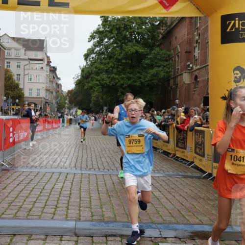 13.09.2026 - Kiel Lauf Yannick Fuchs http://msf.ph/oto/10417493 13.09.2026 09:38:46 Ziel 3814, 4975, 7747, 8482, 9759, 10415, 10894, 152, 1487, 1806, 1946, 2480, 2903, 3315, 3344, 4043, 4518, 4975, 6277, 6989, 9825, 11351, 682, 1702, 1927, 4314, 8313, 8943, 9838, 152, 235, 836, 1487, 5242, 5534, 6277, 7459, 12613 meine-sportfotos.de