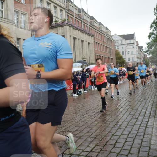 13.09.2026 - Kiel Lauf Yannick Fuchs http://msf.ph/oto/10417521 13.09.2026 10:49:36 Ziel 959, 1770, 2167, 2245, 2668, 2705, 3259, 3528, 3979, 4049, 5054, 5179, 5651, 5741, 6024, 6034, 6292, 6321, 6339, 6877, 6972, 7295, 7311, 8263, 8717, 9040, 9469, 10037, 10191, 10204, 10516, 11880, 12180, 12515, 810, 1087, 1483, 1533, 1732, 1989, 2010, 2051, 2074, 2133, 2810, 2879, 3399, 3523, 3640, 3895, 4140, 4169, 4206, 4599, 4670, 4815, 4865, 4876, 4937, 5480, 5543, 5614, 6305, 6855, 6933, 7182, 7545, 8032, 8329, 8594, 73 meine-sportfotos.de
