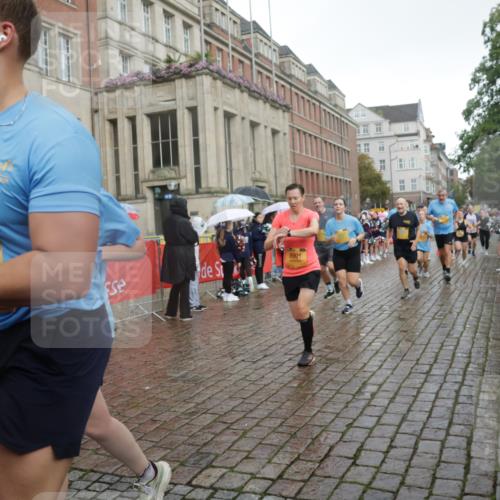 13.09.2026 - Kiel Lauf Yannick Fuchs http://msf.ph/oto/10417526 13.09.2026 10:49:36 Ziel 959, 1770, 2167, 2245, 2668, 2705, 3259, 3528, 3979, 4049, 5054, 5179, 5651, 5741, 6024, 6034, 6292, 6321, 6339, 6877, 6972, 7295, 7311, 8263, 8717, 9040, 9469, 10037, 10191, 10204, 10516, 11880, 12180, 12515, 810, 1087, 1483, 1533, 1732, 1989, 2010, 2051, 2074, 2133, 2810, 2879, 3399, 3523, 3640, 3895, 4140, 4169, 4206, 4599, 4670, 4815, 4865, 4876, 4937, 5480, 5543, 5614, 6305, 6855, 6933, 7182, 7545, 8032, 8329, 8594, 73 meine-sportfotos.de