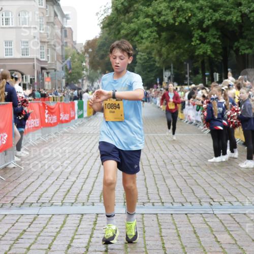 13.09.2026 - Kiel Lauf Yannick Fuchs http://msf.ph/oto/10417537 13.09.2026 09:38:50 Ziel 682, 3814, 4314, 7747, 8313, 8482, 9759, 9838, 10415, 10894, 1806, 1946, 2480, 2903, 3315, 3344, 3814, 4043, 4518, 4975, 6989, 9825, 11351, 20, 1702, 1927, 8943, 12496, 152, 1487, 5242, 6277 meine-sportfotos.de