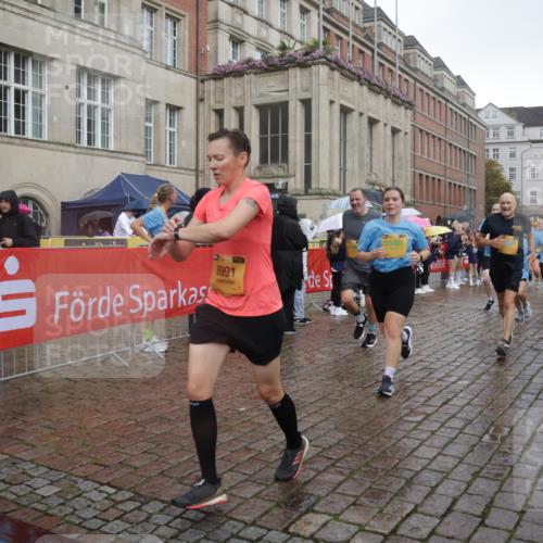 13.09.2026 - Kiel Lauf Yannick Fuchs http://msf.ph/oto/10417542 13.09.2026 10:49:37 Ziel 959, 1770, 2167, 2245, 2668, 2705, 3259, 3294, 3528, 3979, 4049, 5054, 5179, 5651, 5741, 6024, 6034, 6292, 6321, 6339, 6877, 6972, 7311, 8263, 8717, 9040, 9469, 10037, 10191, 10204, 10516, 11354, 11880, 12180, 12515, 810, 1087, 1483, 1533, 1732, 1770, 1989, 2010, 2051, 2074, 2133, 2810, 2879, 3399, 3523, 3640, 3895, 4140, 4169, 4206, 4599, 4670, 4815, 4865, 4876, 4937, 5054, 5480, 5543, 5614, 6034, 6855, 6933, 7182, 7545, 8032, 8329, 8594, 73 meine-sportfotos.de