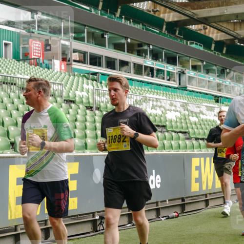 13.09.2026 - 21. swb-Marathon Bremen Michael Burmester http://msf.ph/oto/10417562 13.09.2026 10:42:43 Laufen im Stadion 10002, 10004, 10005, 10148, 10163, 10247, 10271, 10303, 10330, 10361, 10362, 10395, 10396, 10402, 10422, 10461, 10462, 10474, 10490, 10491, 10519, 10546, 10547, 10557, 10572, 10665, 10705, 10719, 10722, 10752, 10773, 10776, 10784, 10805, 10854, 10859, 10880, 10889, 10909, 10963, 10977, 11026, 11027, 11041, 11043, 11048, 11078, 11084, 11085, 11090, 11097, 11098, 11140, 11173, 11192, 11274, 11482 meine-sportfotos.de