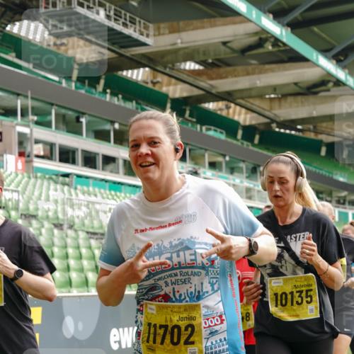 13.09.2026 - 21. swb-Marathon Bremen Michael Burmester http://msf.ph/oto/10417580 13.09.2026 10:42:44 Laufen im Stadion 10002, 10004, 10005, 10148, 10163, 10271, 10303, 10330, 10361, 10362, 10395, 10396, 10402, 10422, 10461, 10462, 10474, 10490, 10491, 10519, 10546, 10547, 10557, 10572, 10665, 10705, 10719, 10722, 10752, 10773, 10776, 10784, 10805, 10854, 10859, 10880, 10889, 10909, 10963, 10977, 11026, 11027, 11041, 11043, 11078, 11084, 11085, 11090, 11097, 11098, 11140, 11173, 11192, 11274, 11482 meine-sportfotos.de