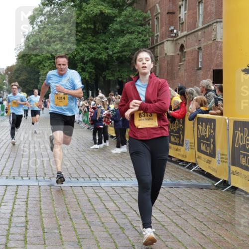 13.09.2026 - Kiel Lauf Yannick Fuchs http://msf.ph/oto/10417593 13.09.2026 09:38:55 Ziel 682, 4314, 7747, 8313, 8943, 9838, 10894, 1806, 1946, 2480, 3315, 3344, 3814, 4043, 4518, 4975, 6989, 8482, 9759, 9825, 10415, 11351, 20, 1702, 1927, 5869, 7431, 12496, 12682, 152, 1946, 2480, 2903, 6277 meine-sportfotos.de