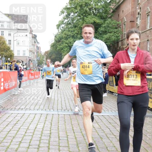 13.09.2026 - Kiel Lauf Yannick Fuchs http://msf.ph/oto/10417607 13.09.2026 09:38:56 Ziel 682, 4314, 7747, 8313, 8943, 9838, 10894, 1806, 1946, 2480, 3315, 3344, 3814, 4043, 4518, 4975, 6989, 7747, 8482, 9759, 9825, 10415, 11351, 20, 1702, 1927, 5272, 5398, 5869, 7431, 12496, 12682, 1946, 2480, 2903, 6277, 11351 meine-sportfotos.de
