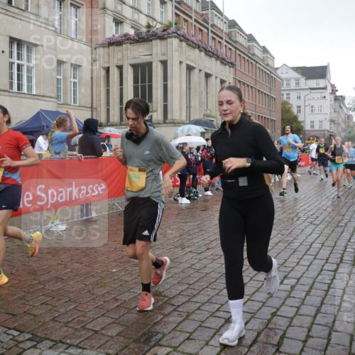 13.09.2026 - Kiel Lauf Yannick Fuchs http://msf.ph/oto/10417621 13.09.2026 10:49:43 Ziel 1388, 2167, 2245, 2668, 3008, 3164, 3294, 3311, 3459, 3508, 3979, 4049, 5179, 5350, 5370, 5651, 5849, 6024, 6157, 6292, 6339, 6827, 6877, 7011, 7311, 8263, 8644, 8717, 8977, 9037, 9107, 9275, 10037, 10191, 10204, 10703, 11354, 11880, 12378, 12410, 810, 959, 1533, 1770, 2010, 2051, 2074, 2133, 2705, 2879, 3259, 3523, 3528, 3895, 4169, 4206, 4599, 4670, 4815, 4937, 5054, 5480, 5543, 5614, 5741, 6034, 6321, 6855, 6933, 7182, 7545, 8329, 8594, 1533 meine-sportfotos.de