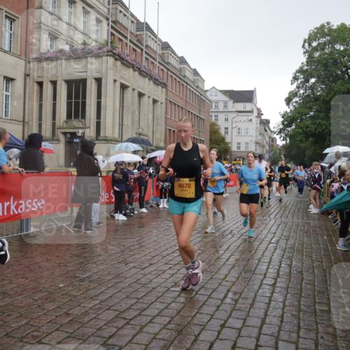 13.09.2026 - Kiel Lauf Yannick Fuchs http://msf.ph/oto/10417642 13.09.2026 10:49:45 Ziel 1388, 2245, 2668, 3008, 3164, 3294, 3311, 3459, 3508, 3979, 4049, 5179, 5350, 5370, 5651, 5849, 6024, 6157, 6292, 6339, 6827, 6831, 6877, 7011, 8263, 8644, 8977, 9037, 9107, 9275, 9449, 10037, 10191, 10204, 10703, 11354, 11524, 11880, 12378, 12410, 810, 959, 1770, 2010, 2051, 2074, 2133, 2167, 2705, 3259, 3523, 3528, 3895, 3979, 4169, 4206, 4599, 4670, 4815, 4937, 5054, 5480, 5543, 5614, 5741, 6034, 6321, 6855, 6933, 7182, 1533 meine-sportfotos.de