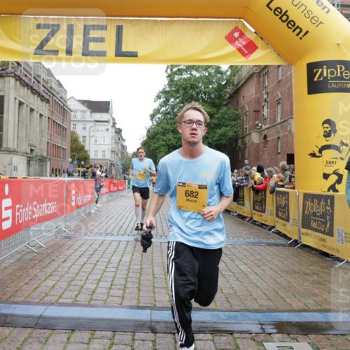 13.09.2026 - Kiel Lauf Yannick Fuchs http://msf.ph/oto/10417671 13.09.2026 09:38:59 Ziel 682, 1702, 4314, 8313, 8943, 9838, 1806, 3315, 3344, 3814, 4043, 4518, 4975, 6989, 7747, 8482, 9759, 9825, 10415, 10894, 11351, 20, 1927, 5272, 5398, 5869, 7216, 7431, 12496, 12682, 12833, 1946, 2480, 2903, 3315, 3344, 11351 meine-sportfotos.de