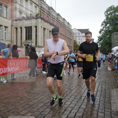 13.09.2026 - Kiel Lauf Yannick Fuchs http://msf.ph/oto/10417685 13.09.2026 10:49:49 Ziel 1388, 2245, 3008, 3164, 3294, 3311, 3459, 3508, 4039, 4049, 5350, 5370, 5849, 6024, 6157, 6827, 6830, 6831, 6877, 7011, 7437, 8237, 8263, 8595, 8644, 8977, 9037, 9107, 9275, 9449, 10534, 10703, 10767, 11354, 11414, 11524, 11712, 11880, 12378, 12410, 959, 1770, 2010, 2051, 2074, 2133, 2167, 2668, 2705, 3259, 3523, 3528, 3895, 3979, 4049, 4169, 4206, 4599, 4815, 4937, 5054, 5179, 5480, 5614, 5651, 5741, 6034, 6292, 6321, 6339, 6855, 6877, 7182, 1533 meine-sportfotos.de