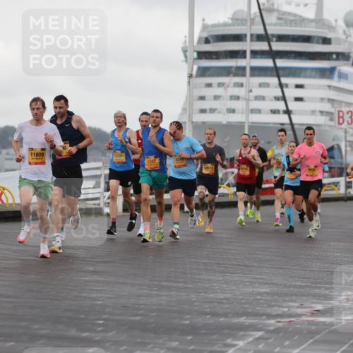 13.09.2026 - Kiel Lauf Andreas Tolksdorf http://msf.ph/oto/10417686 13.09.2026 10:56:42 Kiellinie 08, 10, 39, 11809, 3730, 6182, 6549, 10512, 1316, 3 meine-sportfotos.de