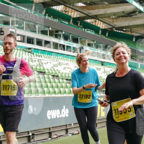 13.09.2026 - 21. swb-Marathon Bremen Michael Burmester http://msf.ph/oto/10417698 13.09.2026 10:42:46 Laufen im Stadion 10002, 10004, 10005, 10148, 10271, 10303, 10330, 10361, 10362, 10395, 10396, 10402, 10422, 10461, 10462, 10474, 10490, 10491, 10519, 10546, 10547, 10557, 10572, 10665, 10705, 10719, 10722, 10752, 10773, 10776, 10784, 10805, 10854, 10859, 10880, 10889, 10909, 10963, 10977, 11026, 11027, 11041, 11078, 11084, 11085, 11090, 11097, 11098, 11140, 11173, 11192, 11217, 11264, 11274, 11482 meine-sportfotos.de